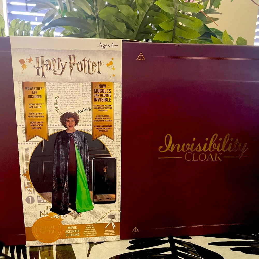 HARRY POTTER  Invisibility cloack (stuff app included)DELUXE EDITION
